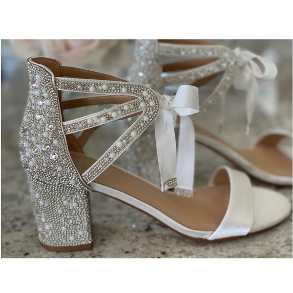 BNWT Kate Whitcomb “Lola” Ivory Block Heel Bridal Shoes - Picture 3 of 9